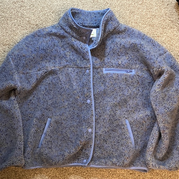 OFFLINE by Aerie Blue specked Sherpa fleece jacket size large snap up pockets - Picture 2 of 5
